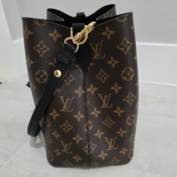 Authentic Louis Vuitton Neo Noe MM Monogram - Like New - Picture 2 of 10